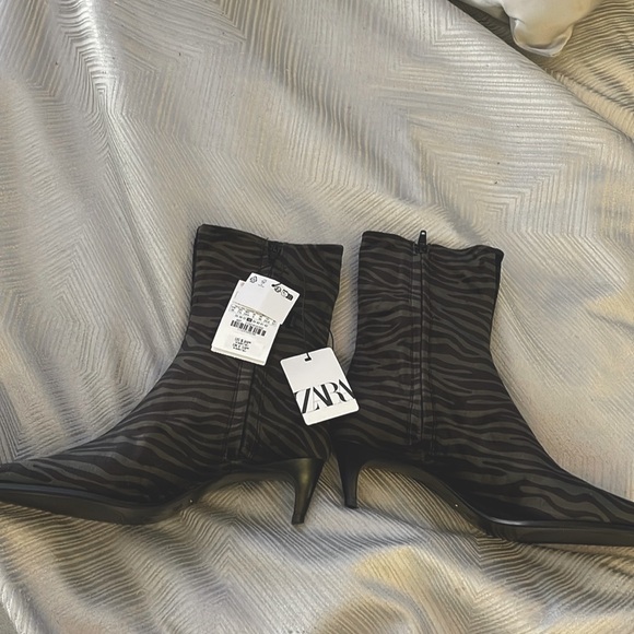 Zara zebra print ankle boots - Picture 1 of 7